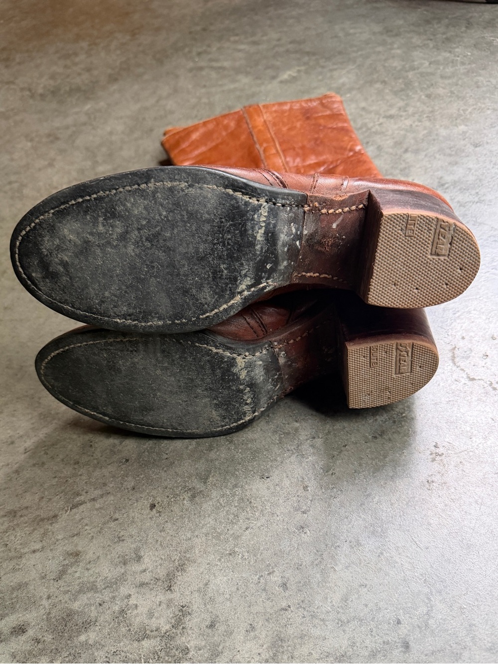 Vintage FRYE Boots - Picture 2 of 5